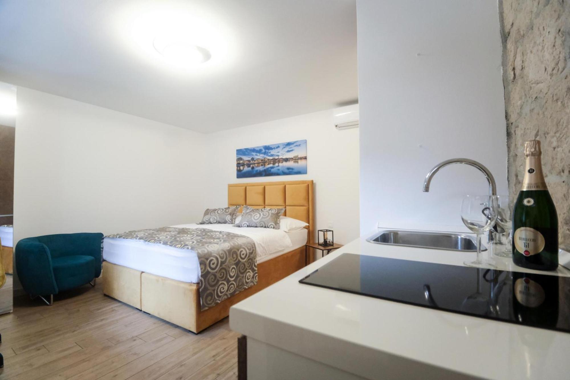 Guesthouse Bepa Split Exterior photo