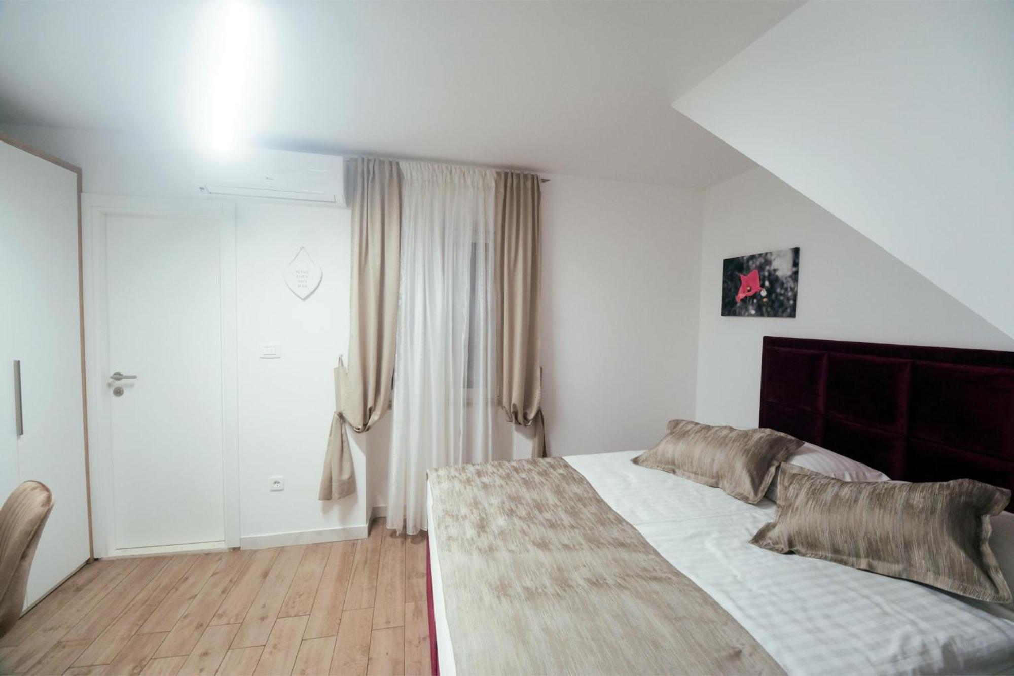Guesthouse Bepa Split Exterior photo
